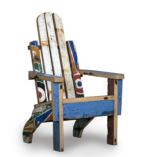 Upcycled: Ramón Llonch/Artlantique, Palmarin armchair, 2014, Recycled wood from pirogues, H 110 x W 60 x D 56 cm, Galería Out of Africa, Spain, © Ramón Llonch, photo: Joël Ventura García
